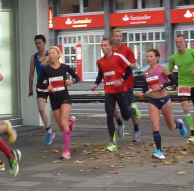 die ersten der Frauen beim KM 4 HM Köln 2012 die ersten der Frauen beim KM 4 HM Köln 2012
